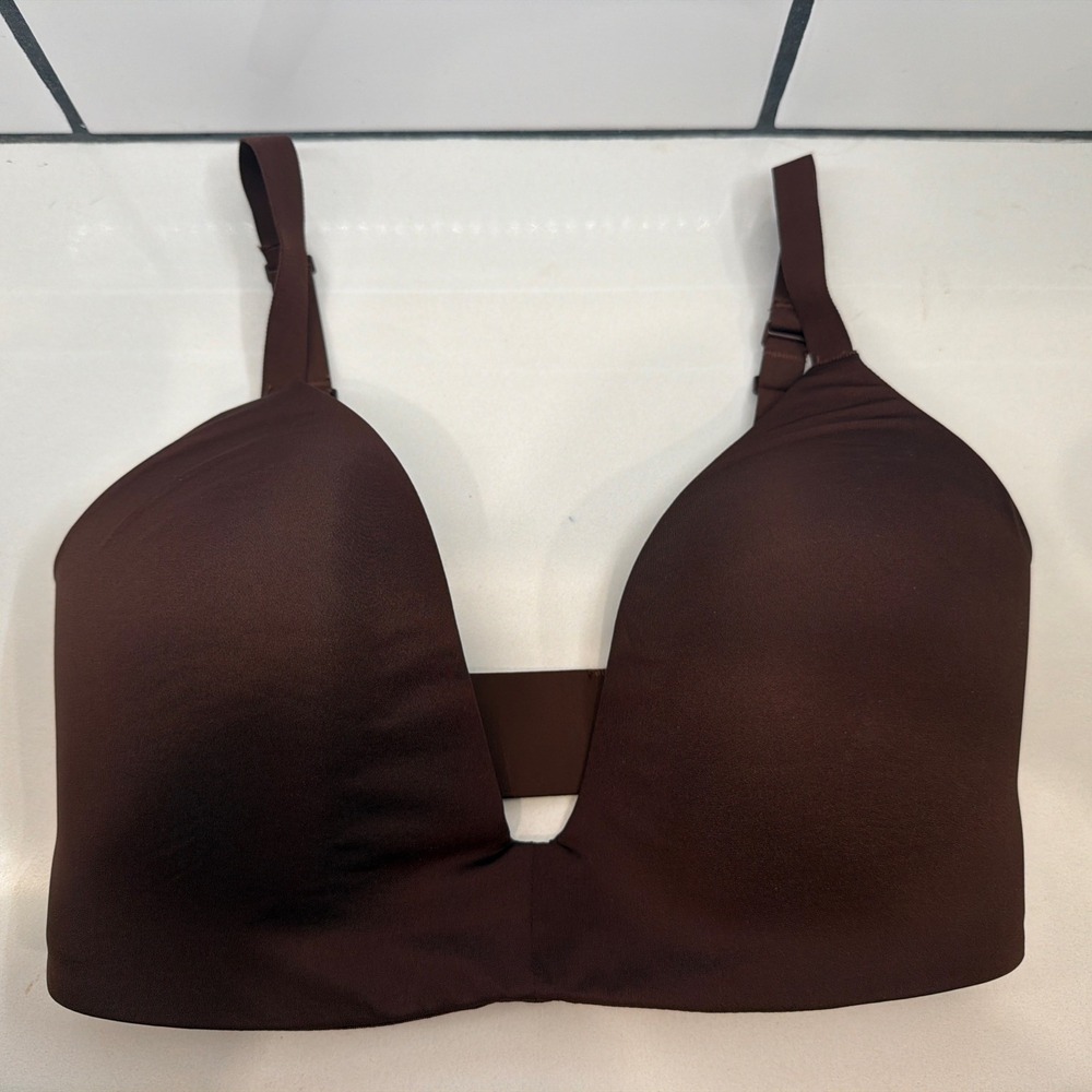 SKIMS Wireless‎ Form Push-Up Plunge Bra in the Cocoa Brown 32DDD NEW!